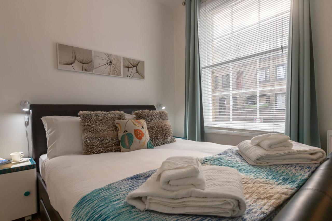 The Wanderlust - 1 Bedroom Apartment L Sleeps 4 With Sofa Bed L Prime Location Plus Free Wifi L Perfect For Business & Leisure Travelers L 15Percent Off Weekly & 20Percent Off Monthly Stays! Londen Buitenkant foto