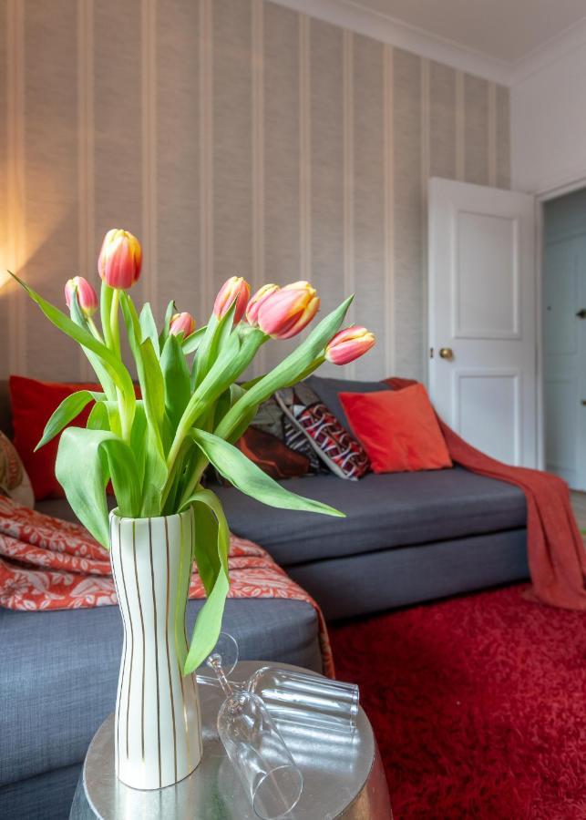 The Wanderlust - 1 Bedroom Apartment L Sleeps 4 With Sofa Bed L Prime Location Plus Free Wifi L Perfect For Business & Leisure Travelers L 15Percent Off Weekly & 20Percent Off Monthly Stays! Londen Buitenkant foto