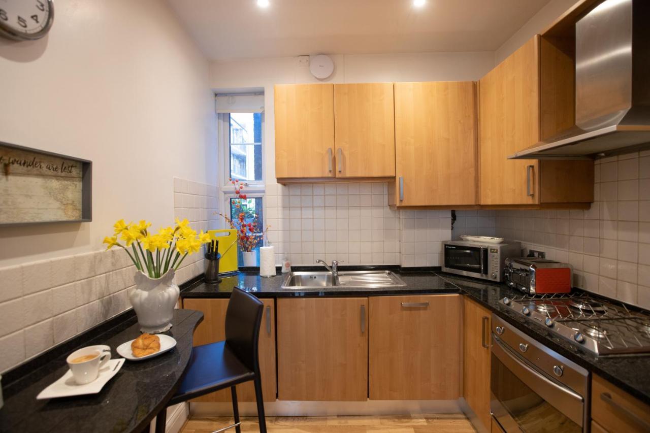The Wanderlust - 1 Bedroom Apartment L Sleeps 4 With Sofa Bed L Prime Location Plus Free Wifi L Perfect For Business & Leisure Travelers L 15Percent Off Weekly & 20Percent Off Monthly Stays! Londen Buitenkant foto